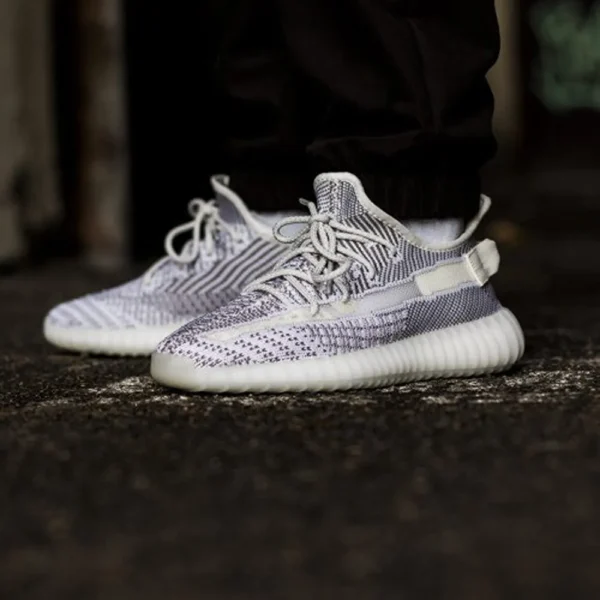 Premium Adidas Yeezy Boost 350 V2 Static Shoes For Men (BSF1053) 2 Premium Adidas Yeezy Boost 350 V2 Static Shoes For Men (BSF1053)
