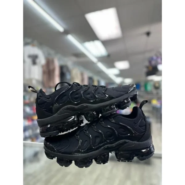 Premium Nike Air Vapor Max Plus Triple Black Shoes For Men (SL627) 2 Premium Nike Air Vapor Max Plus Triple Black Shoes For Men (SL627)