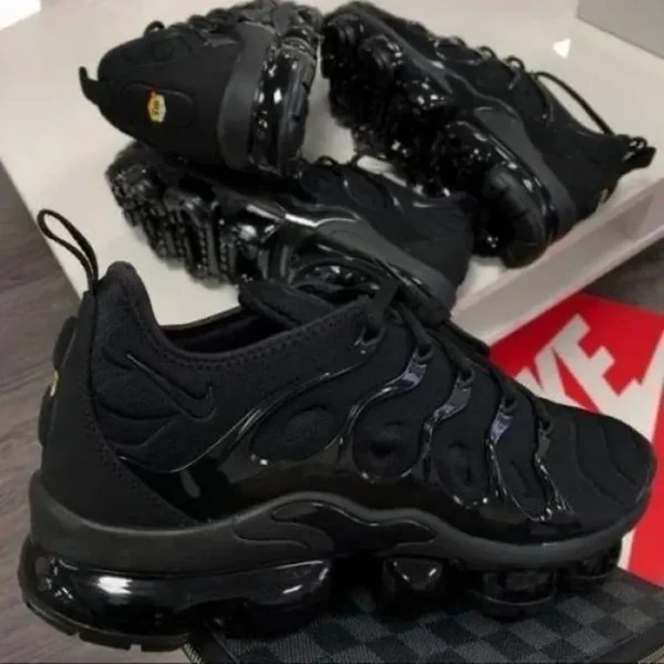Premium Nike Air Vapor Max Plus Triple Black Shoes For Men (SL627) 1 Premium Nike Air Vapor Max Plus Triple Black Shoes For Men (SL627)