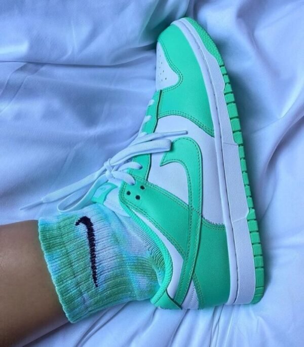 Nike Sb Dunk Low Green Glow For Women's